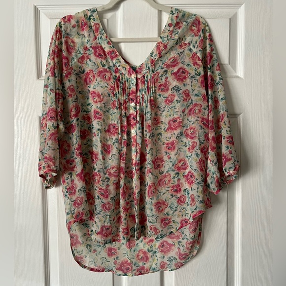 LC Lauren Conrad Tops - LC Lauren Conrad Sheer Floral Blouse 💕 Good used condition!